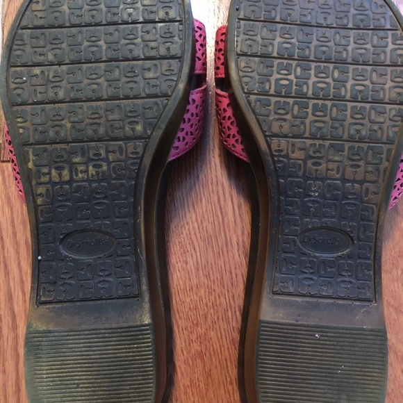 Sandal size 7 g fb or ladies - Picture 3 of 3